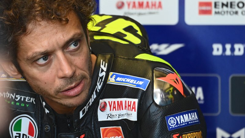 Valentino Rossi's MotoGP title chances closed after a crash in the Catalan GP