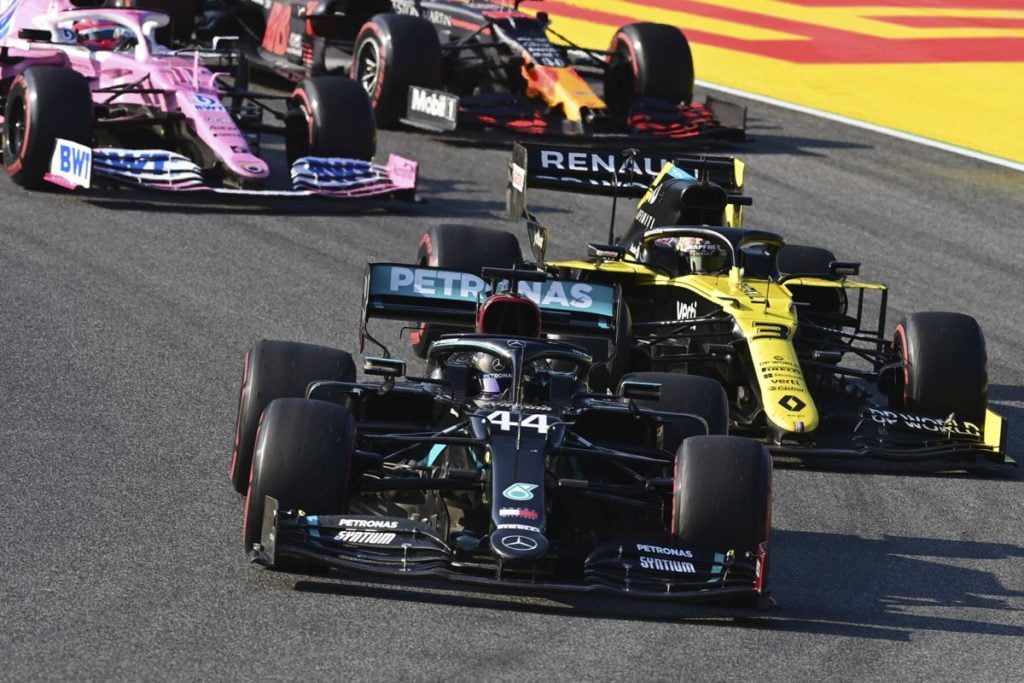 Lewis Hamilton wins 'crash-filled' Tuscan F1 Grand Prix