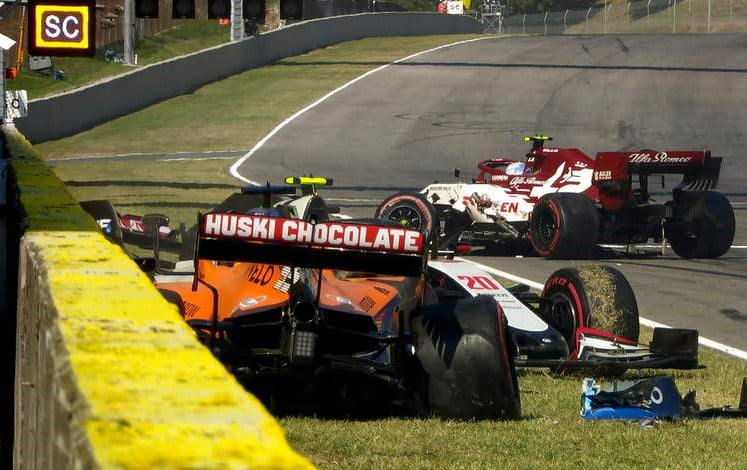 Race stewards issue warning to 12 drivers after race restart crashes