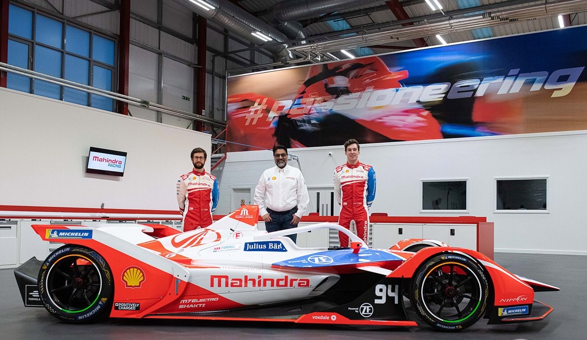 kubica to replace raikkonen as nissany drives for williams in bahrain fp1