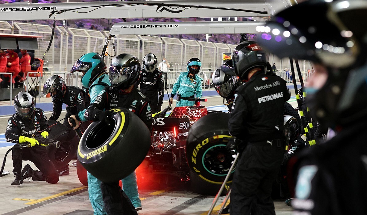 Mercedes fined 20,000 Euros for tyre infringement in Sakhir GP