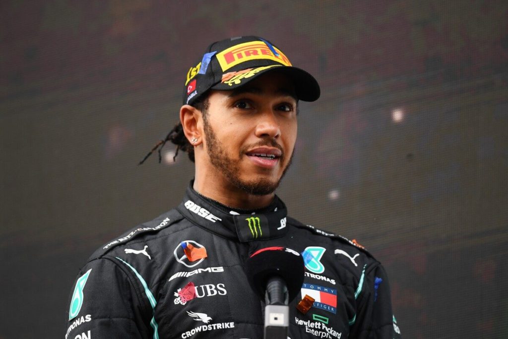 tweet suggests that hamilton is set to sign a new contract with mercedes
