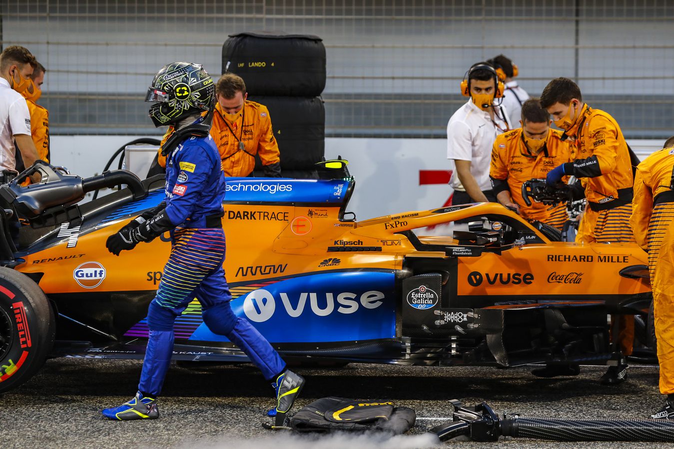 marko advised vettel to be available in the driver market for a possible red bull return