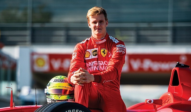kevin magnussen had been given an offer to stay in f1