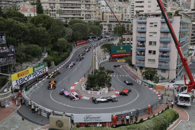 marko advised vettel to be available in the driver market for a possible red bull return