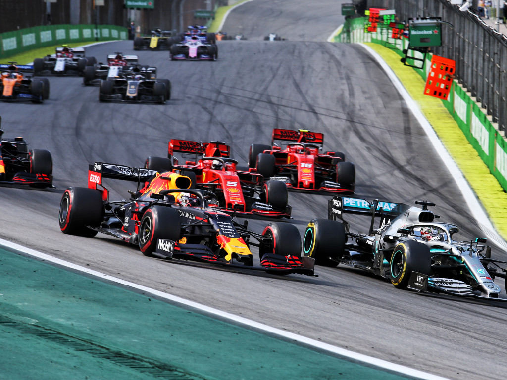 mercedes allegedly wants to offer hamilton only one year contract extension