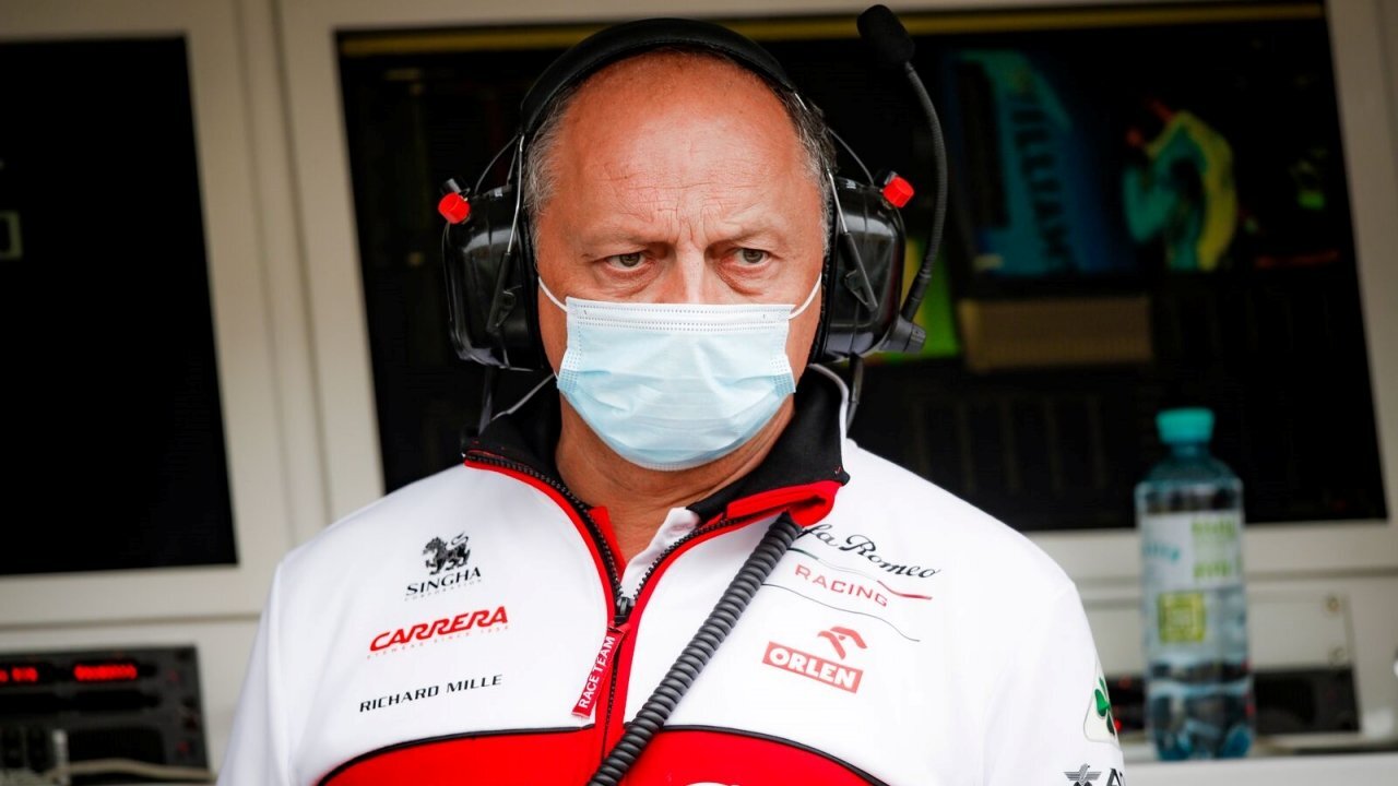 Alfa Romeo team boss Vasseur tests positive for COVID-19