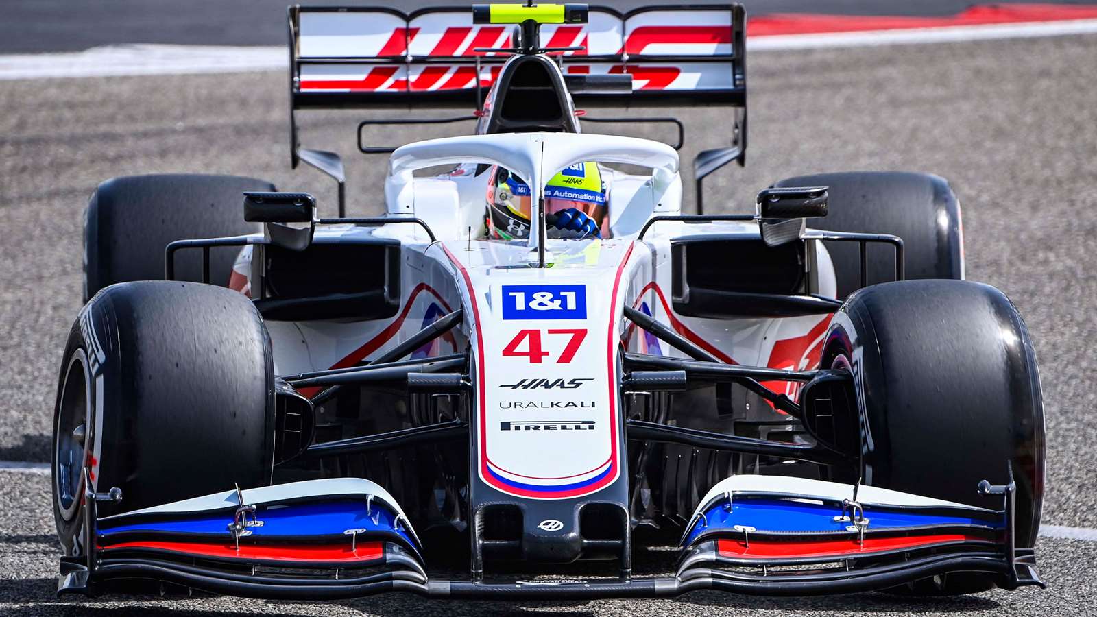 vettel names his 2021 aston martin f1 car after james bond film girl, honey ryder