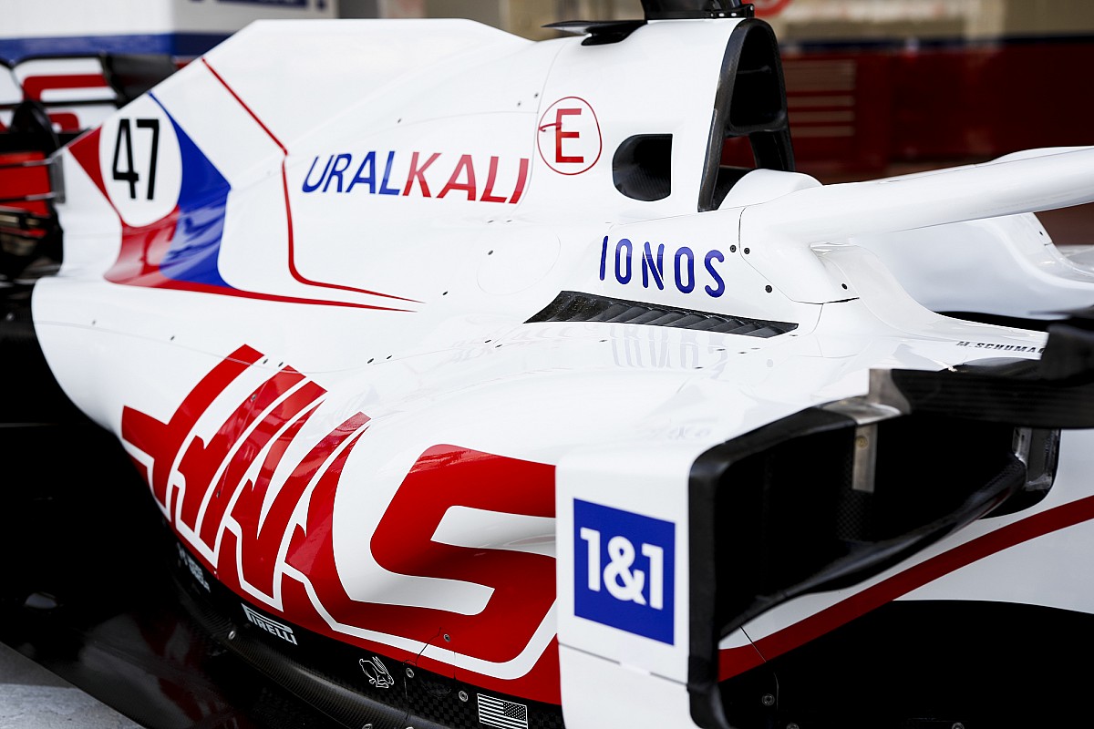 bottas: mercedes rear is ‘snappy and unforgiving’