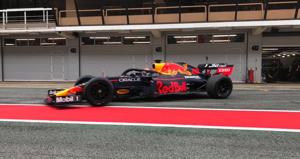 bottas cost hamilton a second during spanish gp – hill