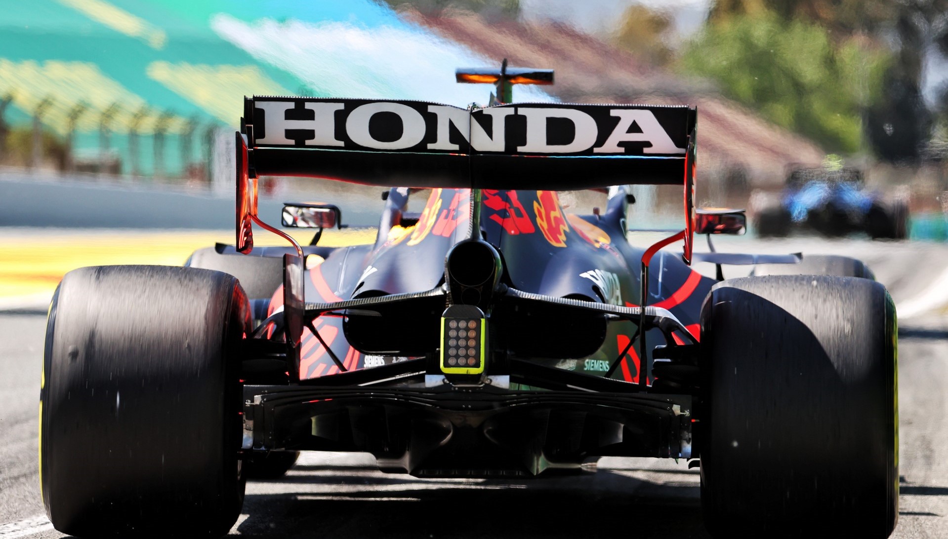 binotto not happy with sky commentator’s comments that ferrari has unworthy car