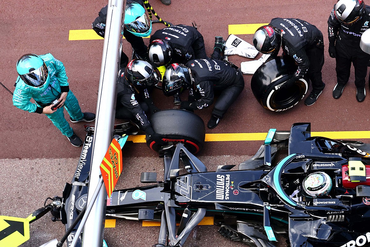 quartararo takes pole at mugello after breaking lap record