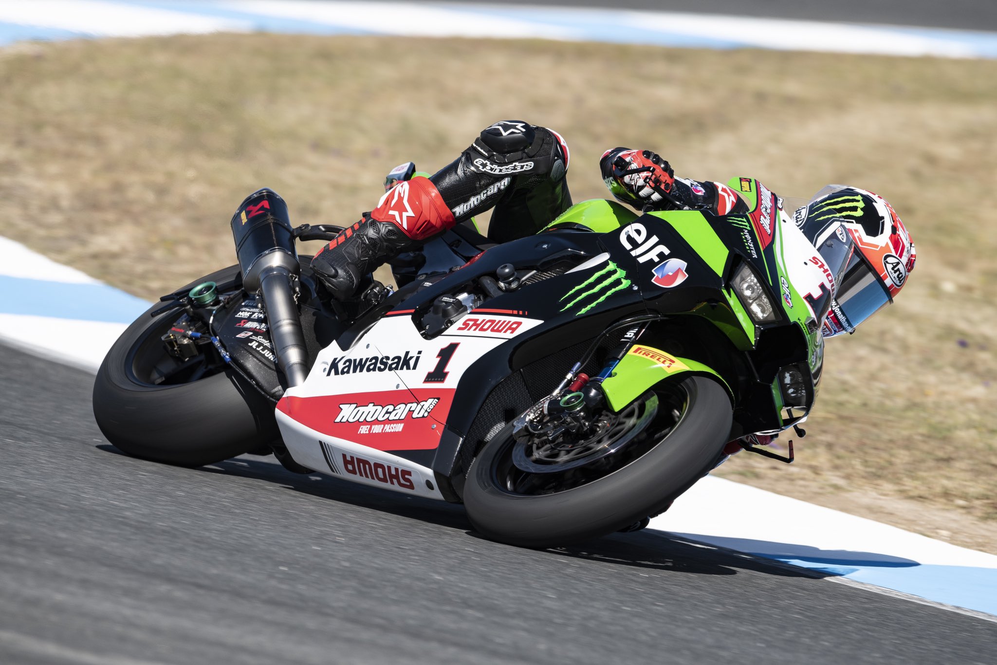 Rea takes Estoril Superpole as he breaks all-time lap record