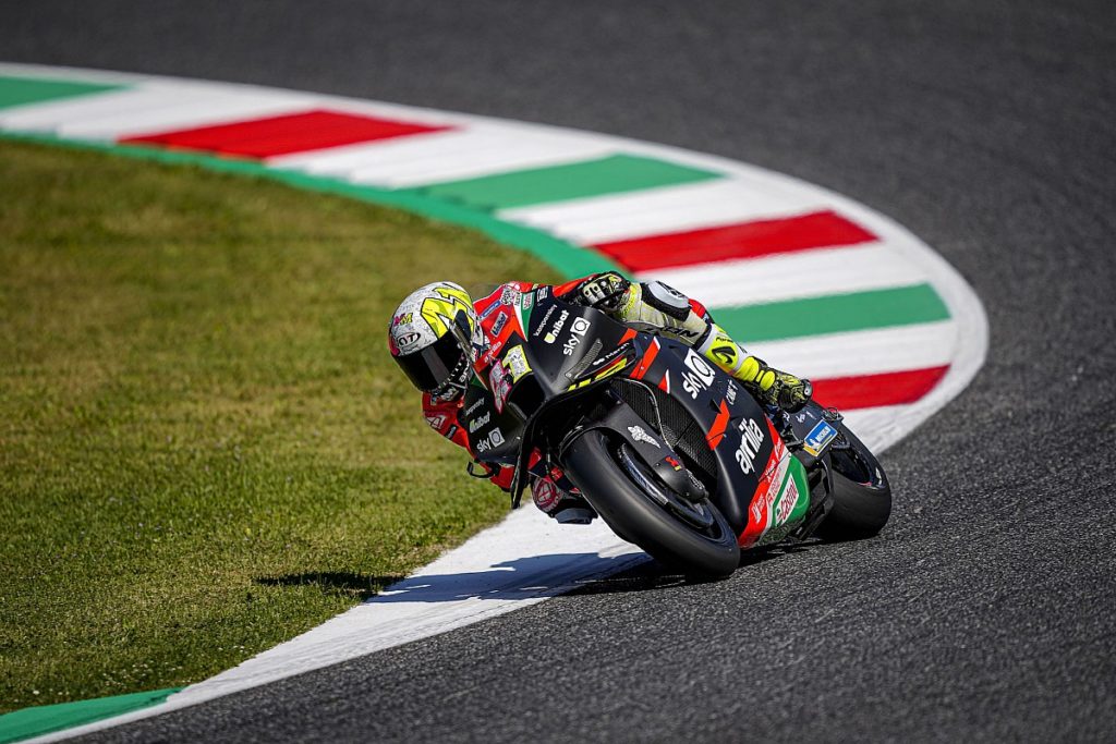 aleix espargaro tops barcelona fp1 ahead of morbidelli