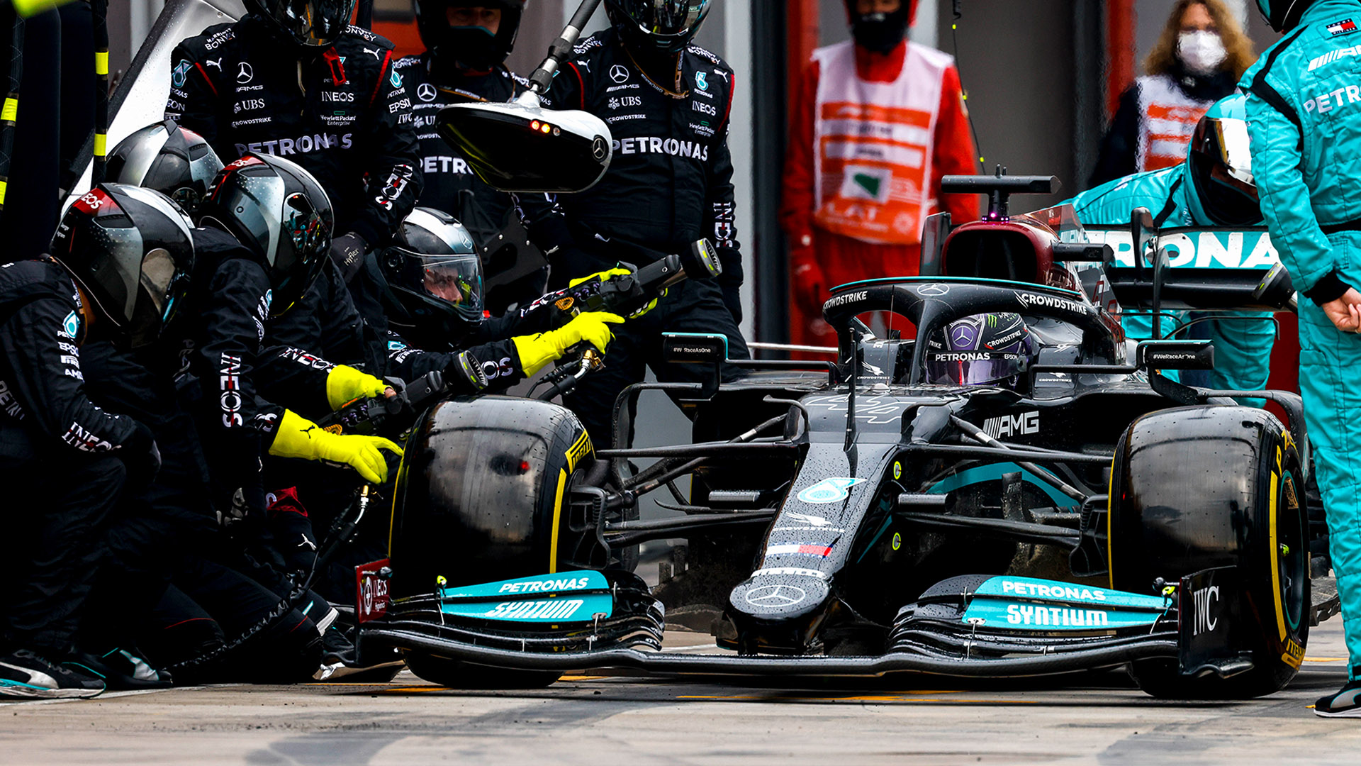 Mercedes admit to 'wrong' pitstop call for Hamilton in Hungarian GP
