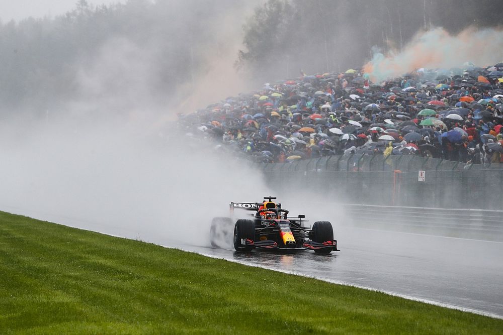 Verstappen declared winner of the Belgian GP despite race postponement due to bad weather
