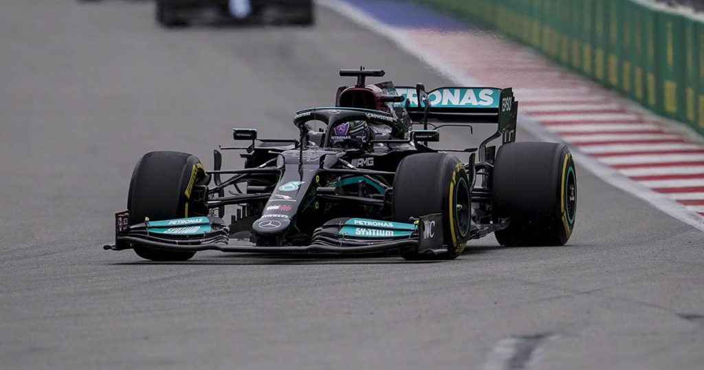 lewis hamilton tops turkish gp fp1