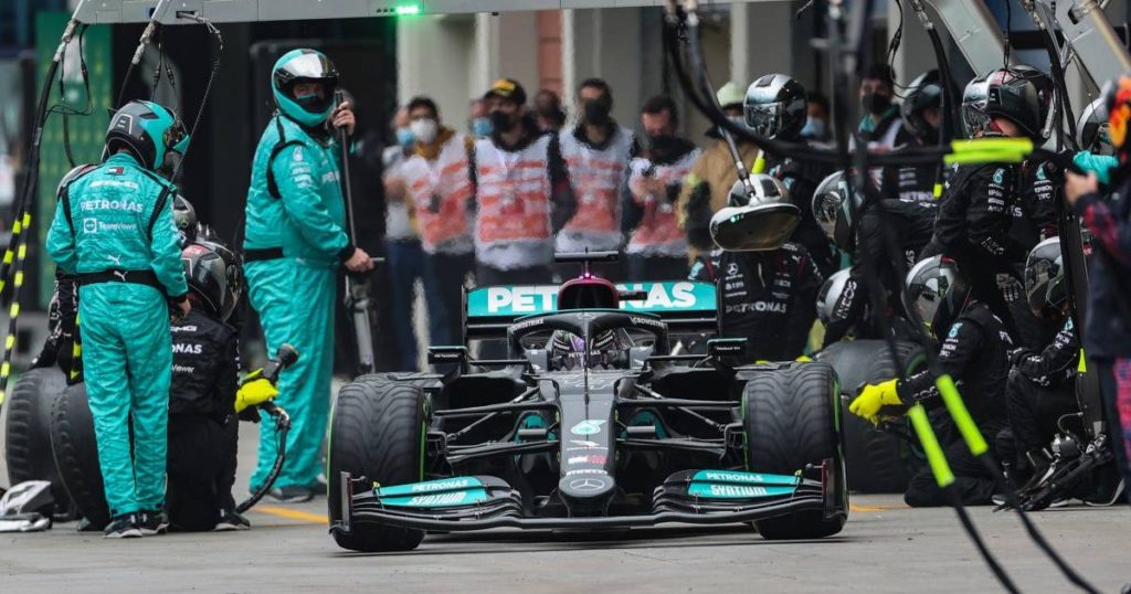 mercedes believes hamilton would have gotten a better result if he pitted earlier