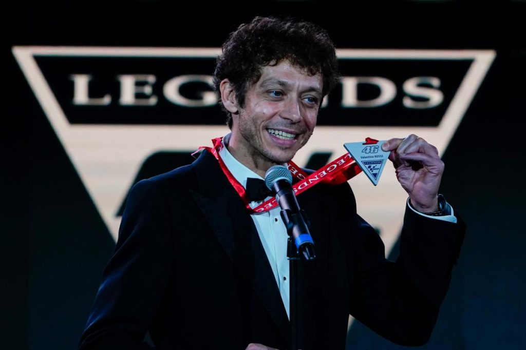 grazie vale: valentino rossi enters motogp hall of fame after last race in valencia