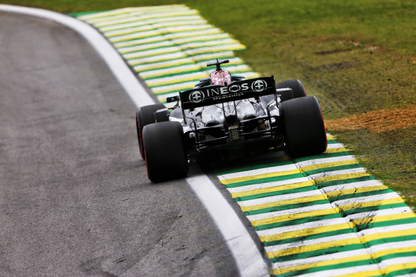 Mercedes claims Verstappen 'destroyed' Hamilton's rear wing - Marko