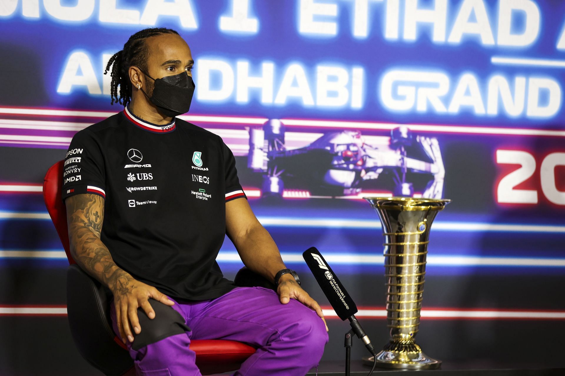 valtteri bottas and guanyu zhou make their debut with alfa romeo in abu dhabi post season test