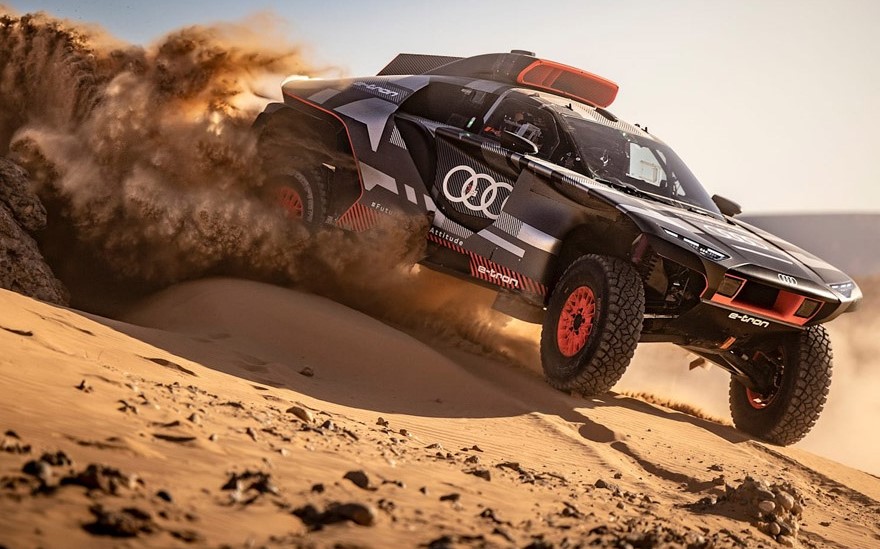 2022 Dakar: Carlos Sainz wins Stage 11 as Al Attiyah closes in on overall win