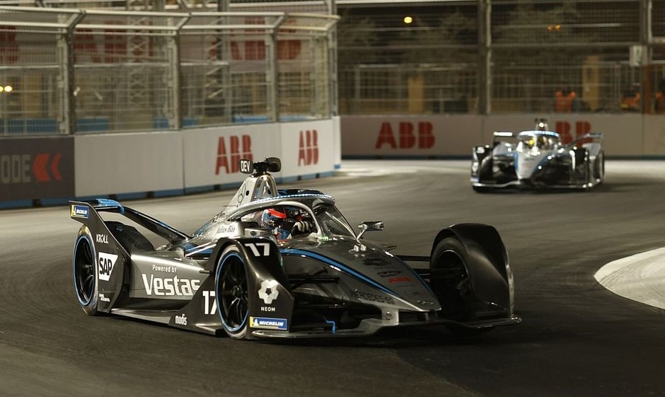 Nyck de Vries wins Diriyah E-Prix season opener