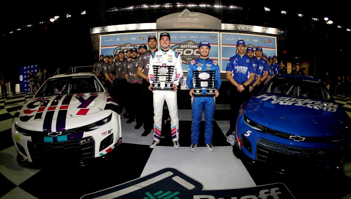 Hendrick Motorsports dominate as Kyle Larson wins Daytona 500 pole