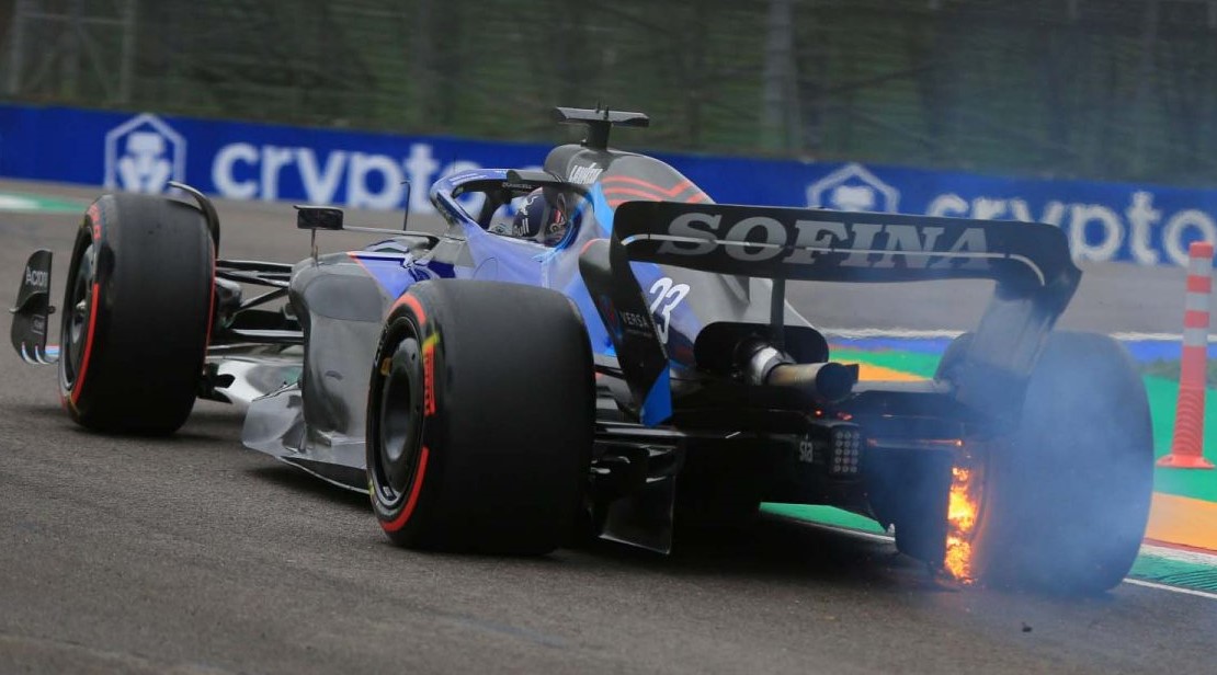 Albon's brake fire during qualifying was caused by a wrong tire switch position
