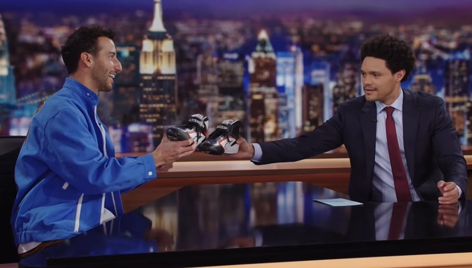 Daniel Ricciardo does a shoey on The Daily Show