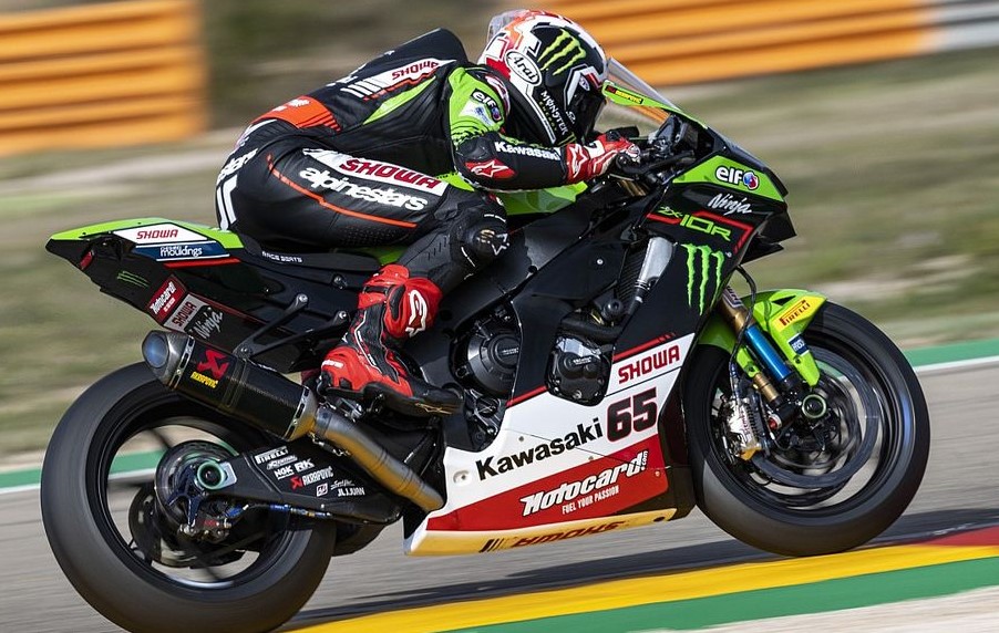 Jonathan Rea edges out Bautista on the last lap to take Race 1 victory in Aragon