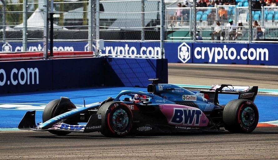 Alonso loses points after he was handed a post-race time penalty