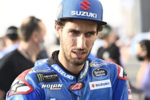 Alex Rins to race in Germany despite wrist fracture