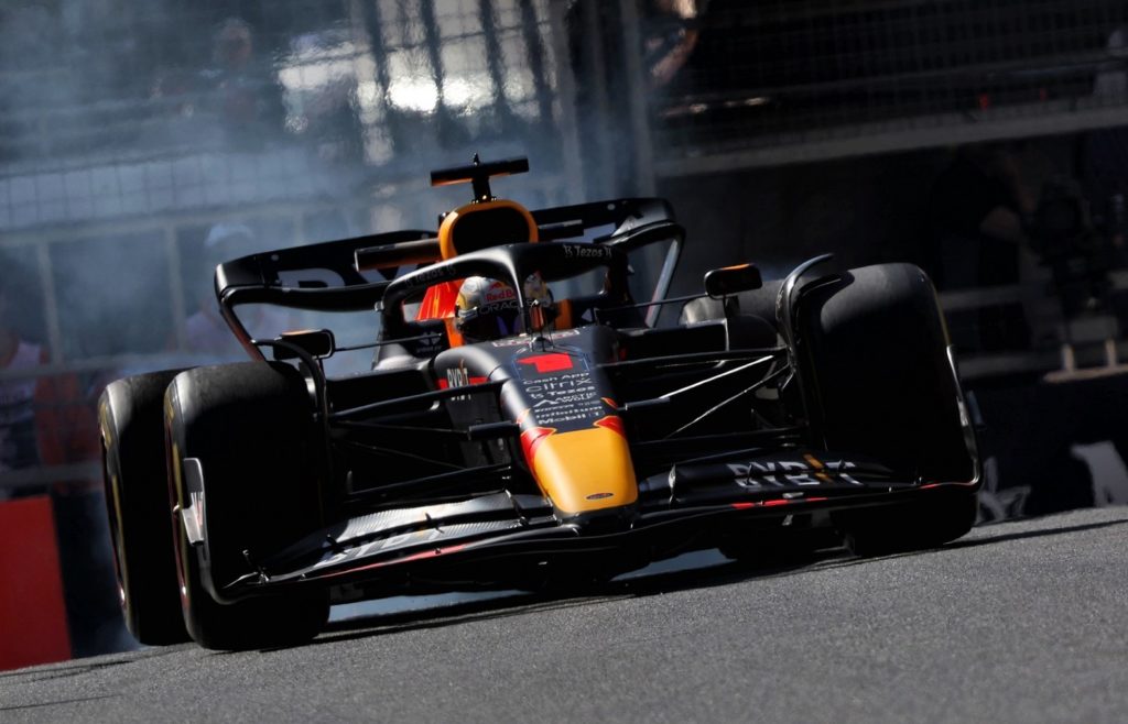 Verstappen's DRS flapping,Baku