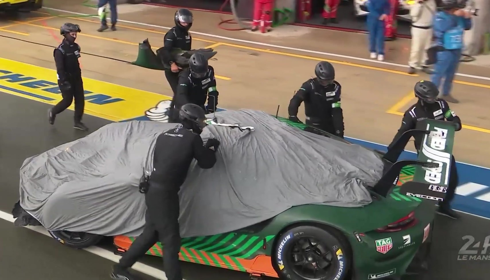 Michael Fassbender crashes after making Le Mans debut