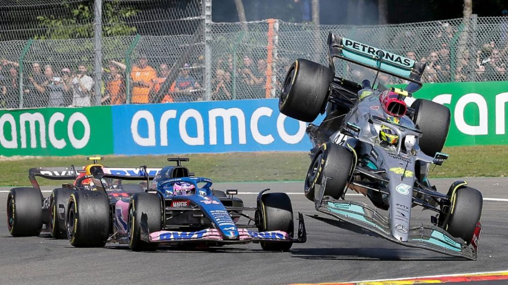 lewis hamilton’s crash in spa recorded 45g