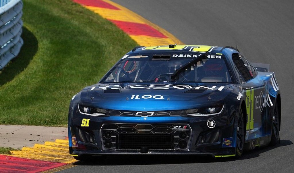 raikkonen’s nascar debut starts on a low after early retirement