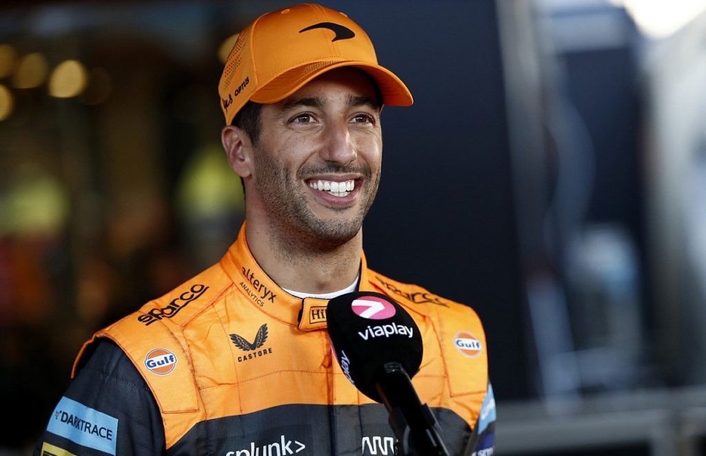 ricciardo reportedly offers up his mclaren seat for $21m