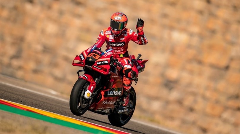 Bagnaia takes Aragon GP pole after breaking lap record