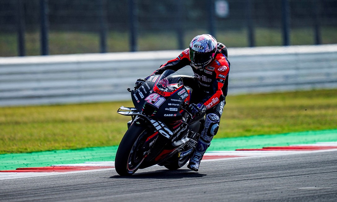 jorge martin pips quartararo to top the second practice in aragon
