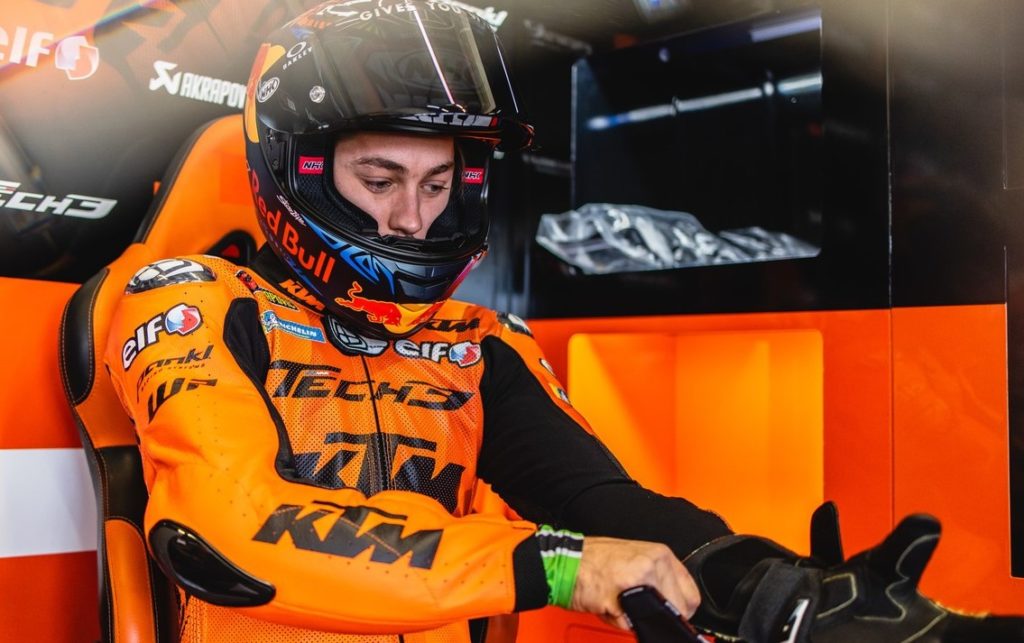 gardner defends manager after receiving blame for lost motogp seat