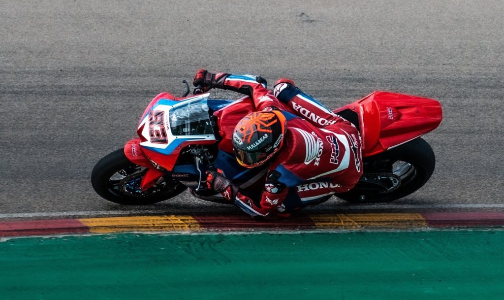 marc marquez returns to motorbike training in motorland aragon
