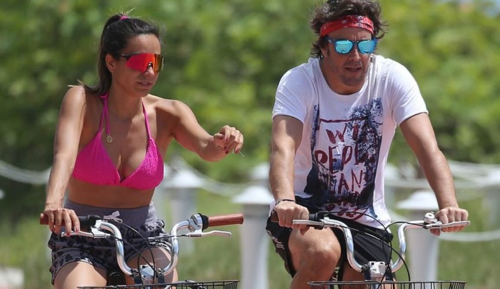 Fernando Alonso,girlfriend Andrea Schlager,Aston Martin