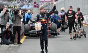 Verstappen takes pole as Mercedes lock out the front row for Australian GP