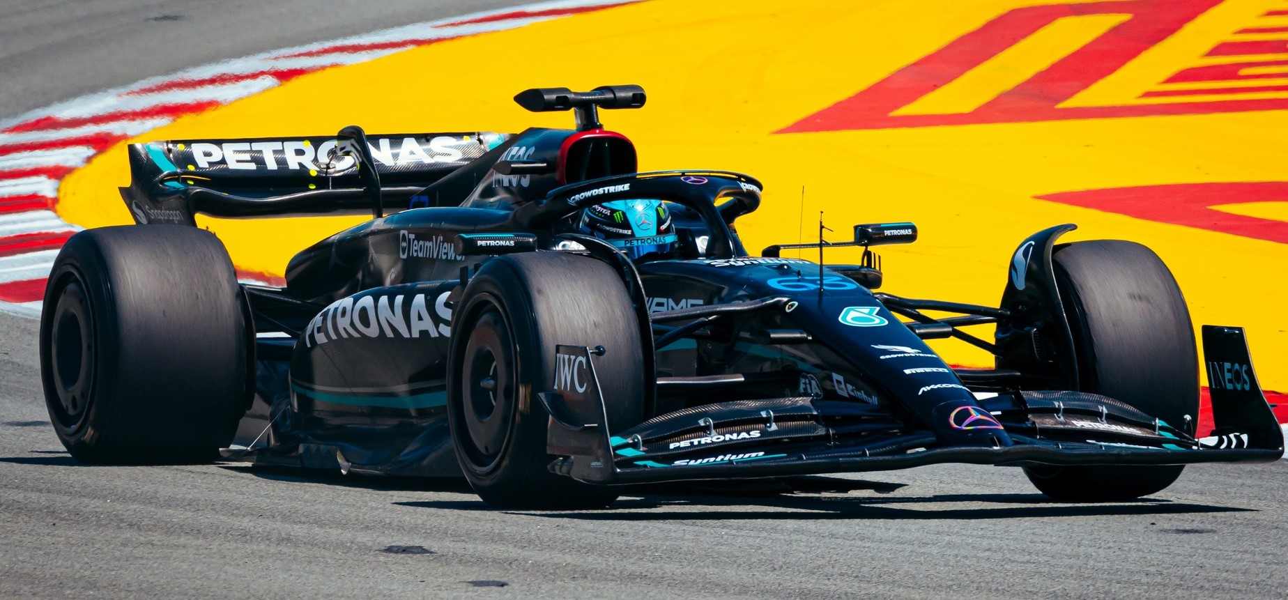 Mercedes and Ferrari test Pirelli's blanket free tyres