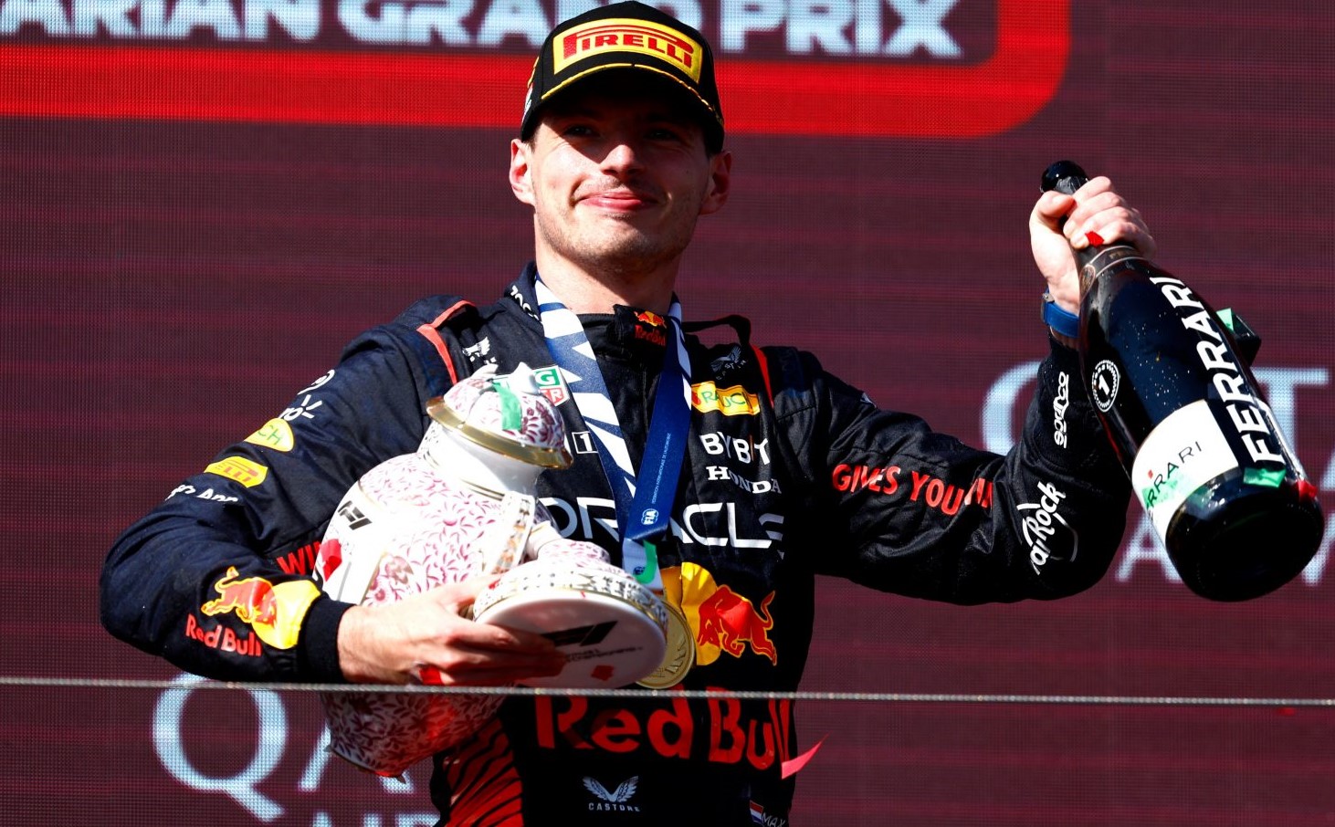 Norris breaks Verstappens trophy during Hungary podium celebrations