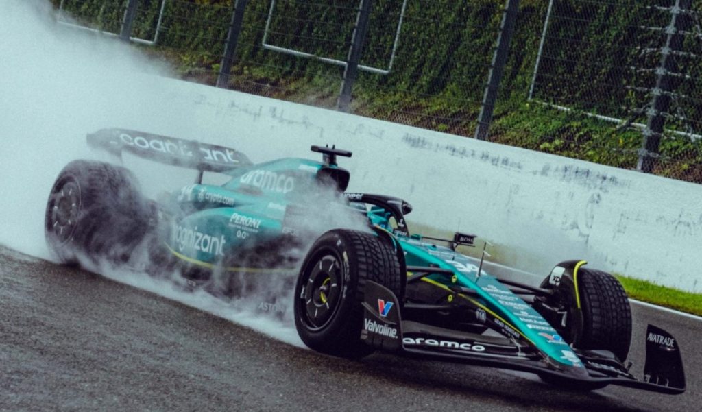 Pirelli tyre test,Aston Martin,Stoffel Vandoorne