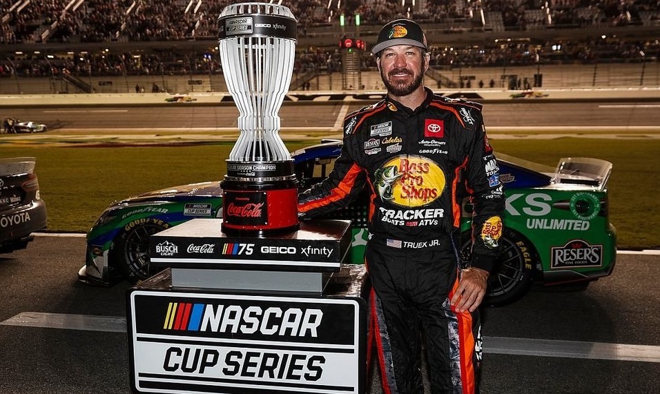 Martin Truex Jr,NASCAR,regular season championship