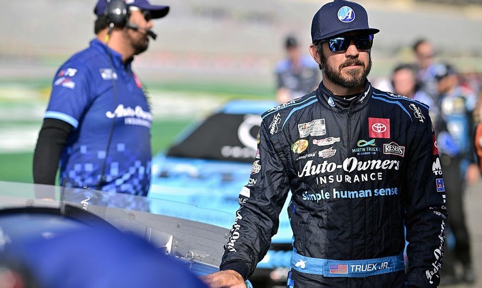 Truex Jr. misses Michigan win after wrong strategy