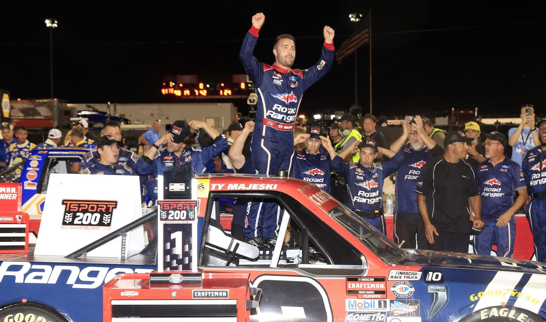 Ty Majeski wins Indianapolis Truck Series playoff opener